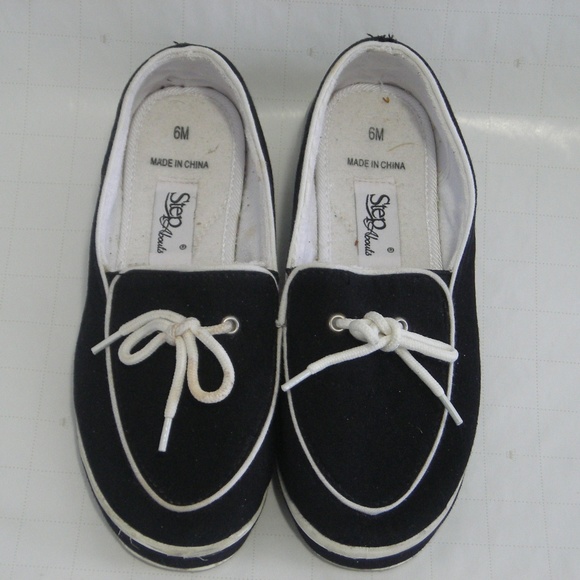 Step Abouts Women's Black Slip On Sneakers Shoes S - Picture 8 of 8
